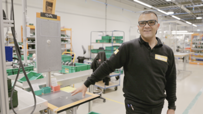 Van magazijnmedewerker tot teamleider. Het verhaal van Grisja: de man die nooit opgeeft.